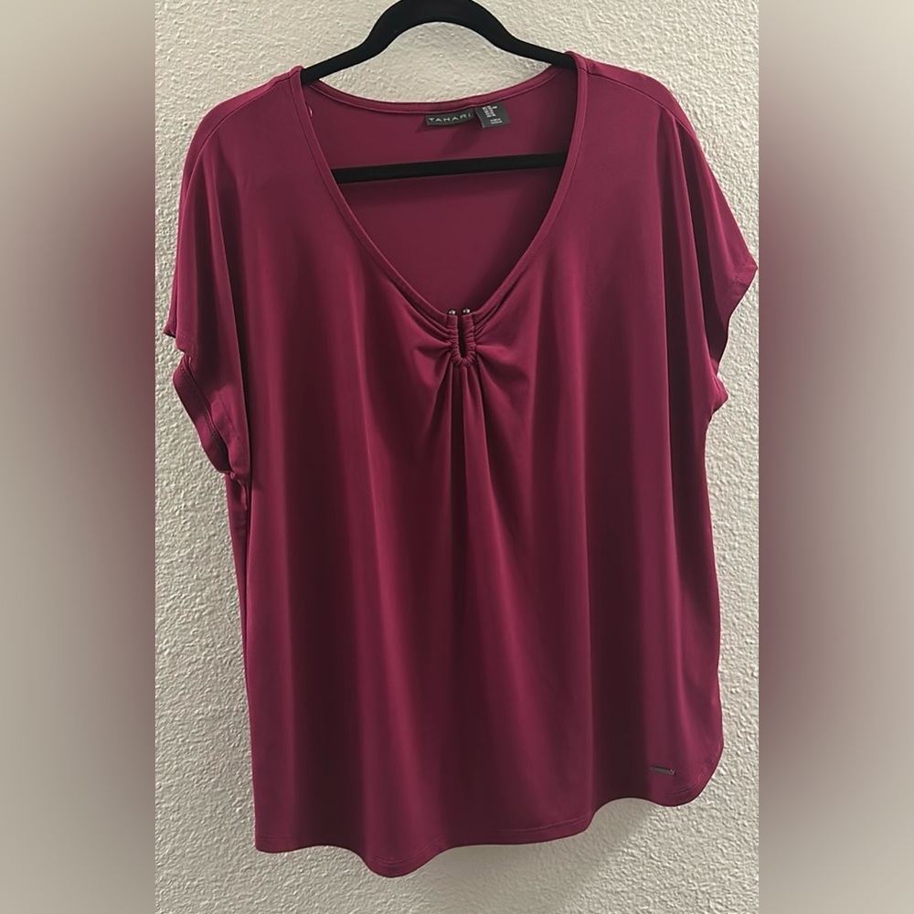 Women's Tahari fuchsia top-short sleeve X-Large